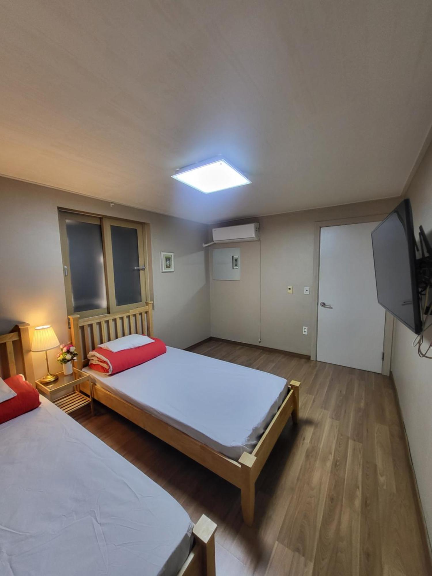 Red Guesthouse Сеул Екстериор снимка