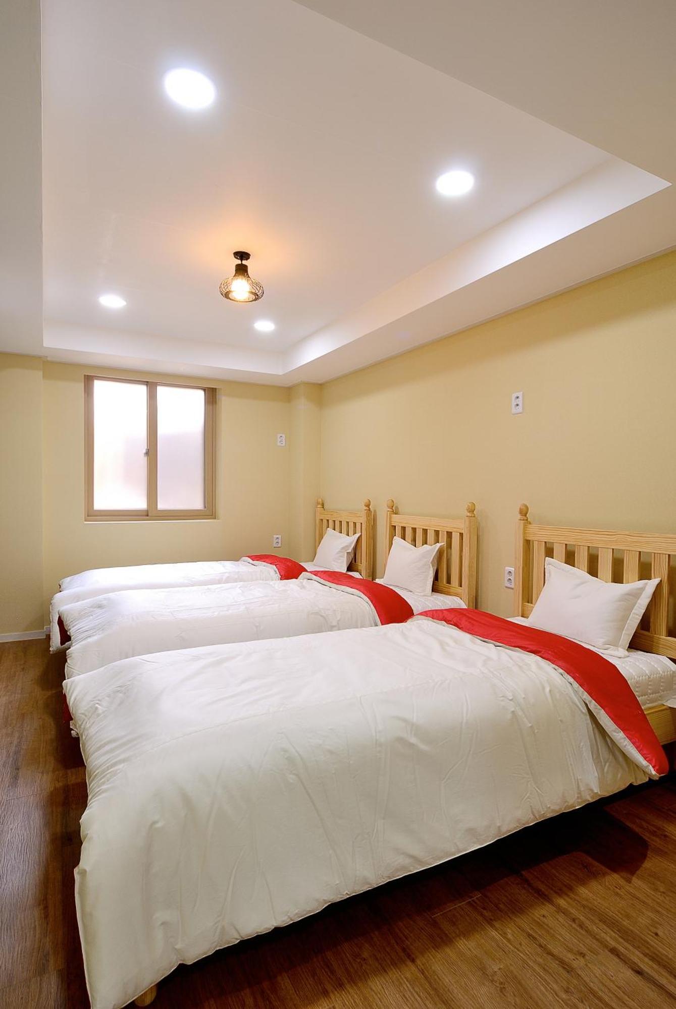 Red Guesthouse Сеул Екстериор снимка