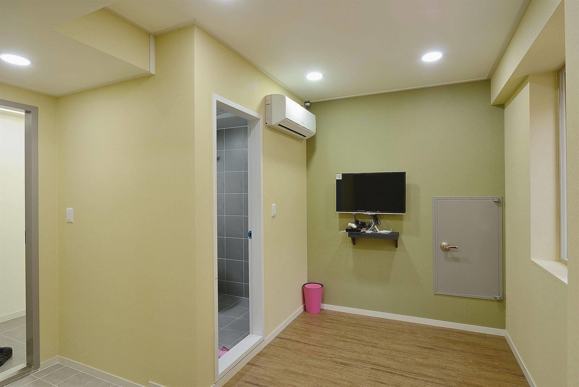 Red Guesthouse Сеул Екстериор снимка