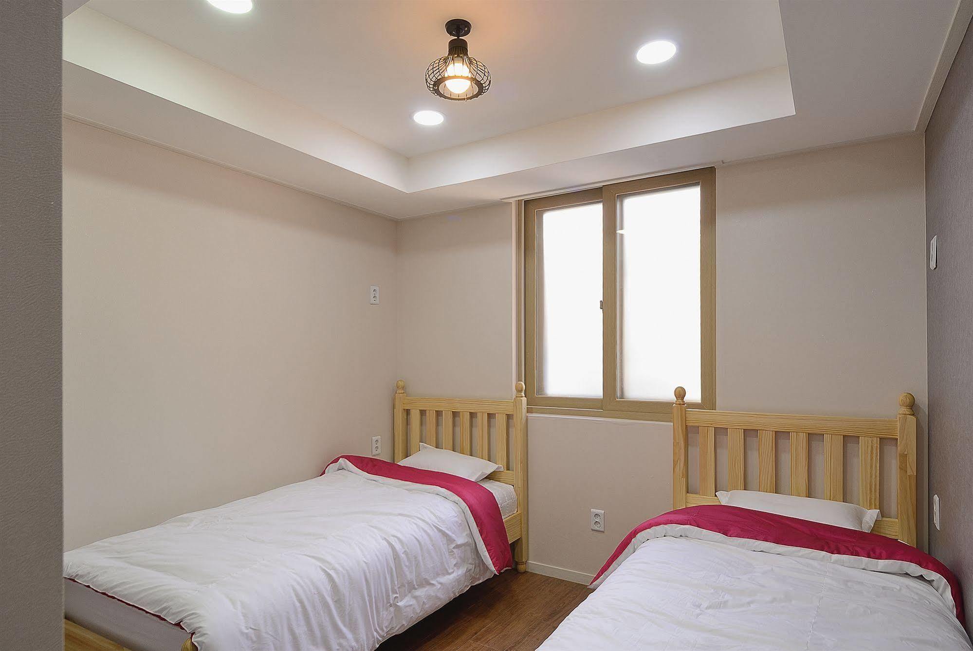 Red Guesthouse Сеул Екстериор снимка