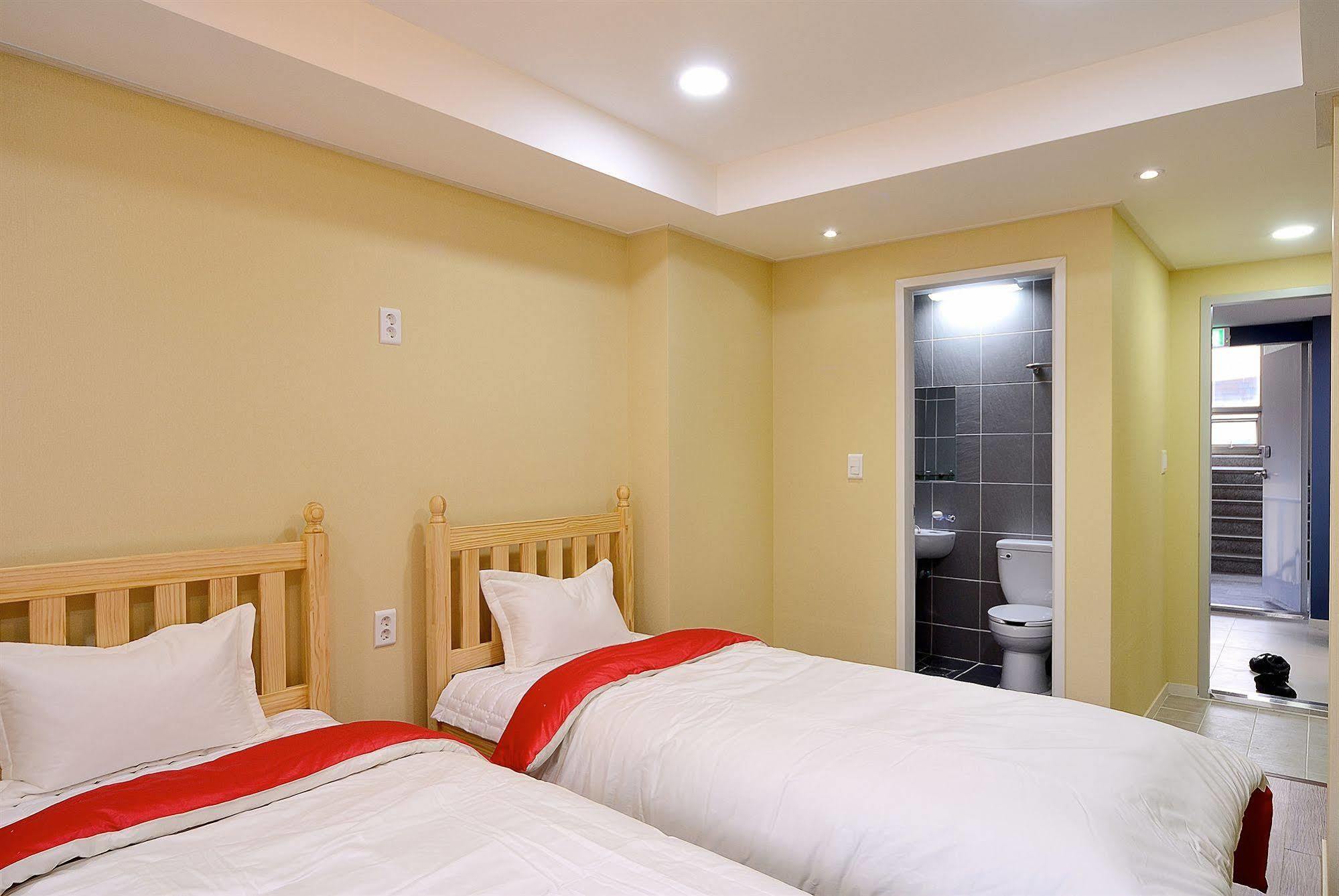 Red Guesthouse Сеул Екстериор снимка
